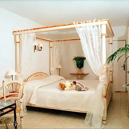 Hotel La Bastide De 4*